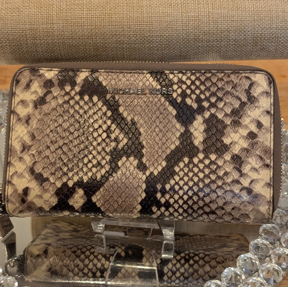 MICHAEL KORS Jet Set Python Snakeskin Leather Wallet EUC